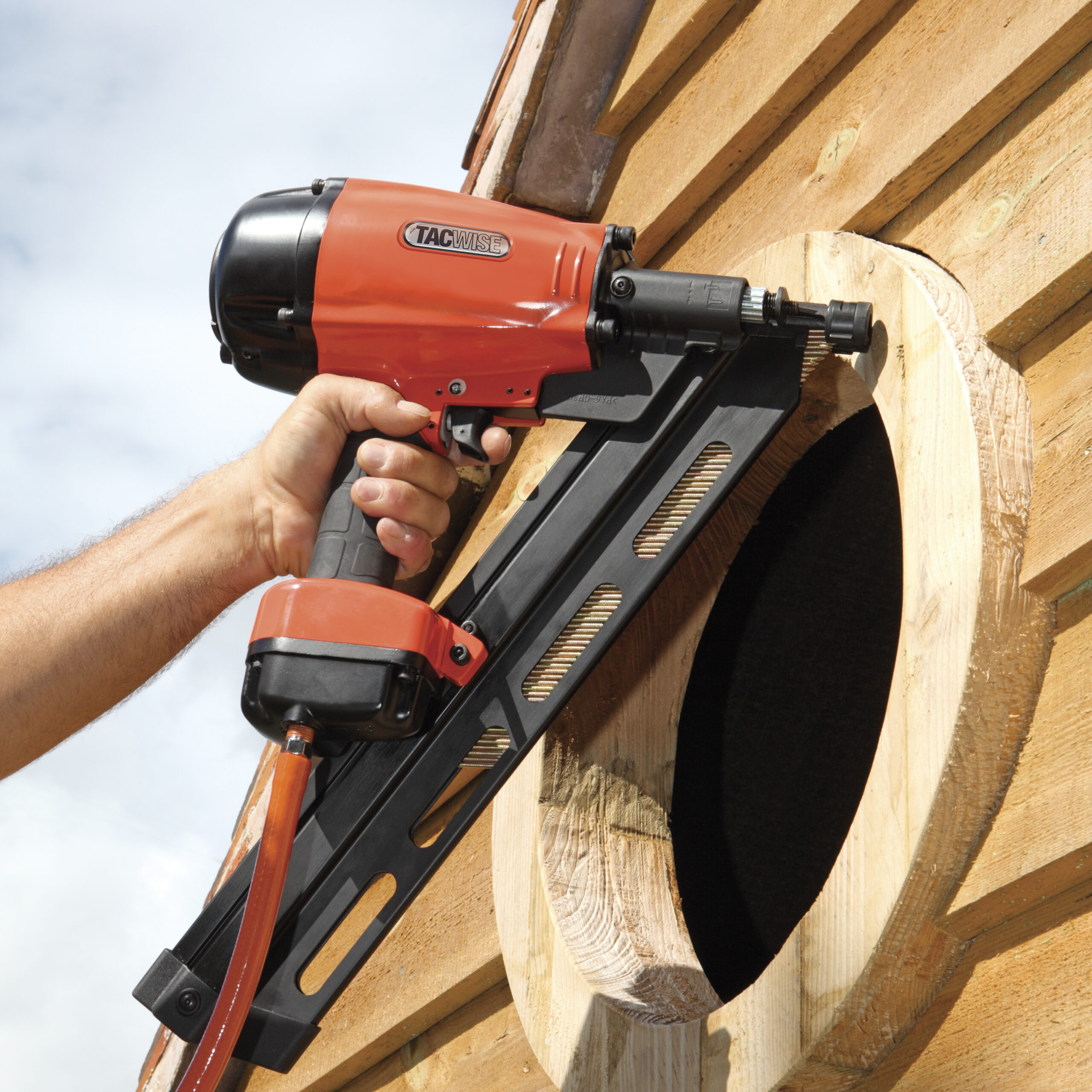 90mm Angled Air Strip Nailer 34° Inclined – Image 2