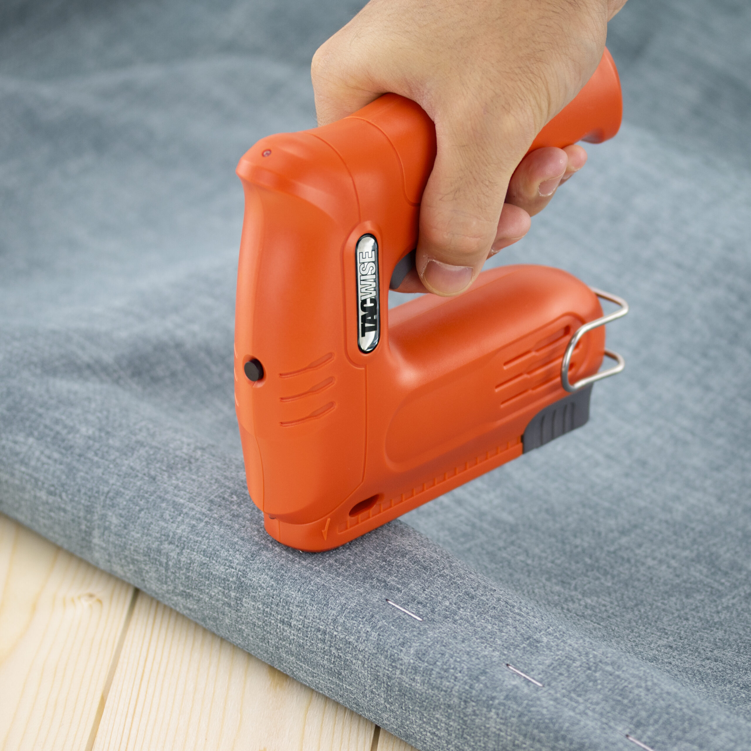 Hobby 53-13EL Cordless 4V Staple/Nail Gun with 2000 Staples – Image 4