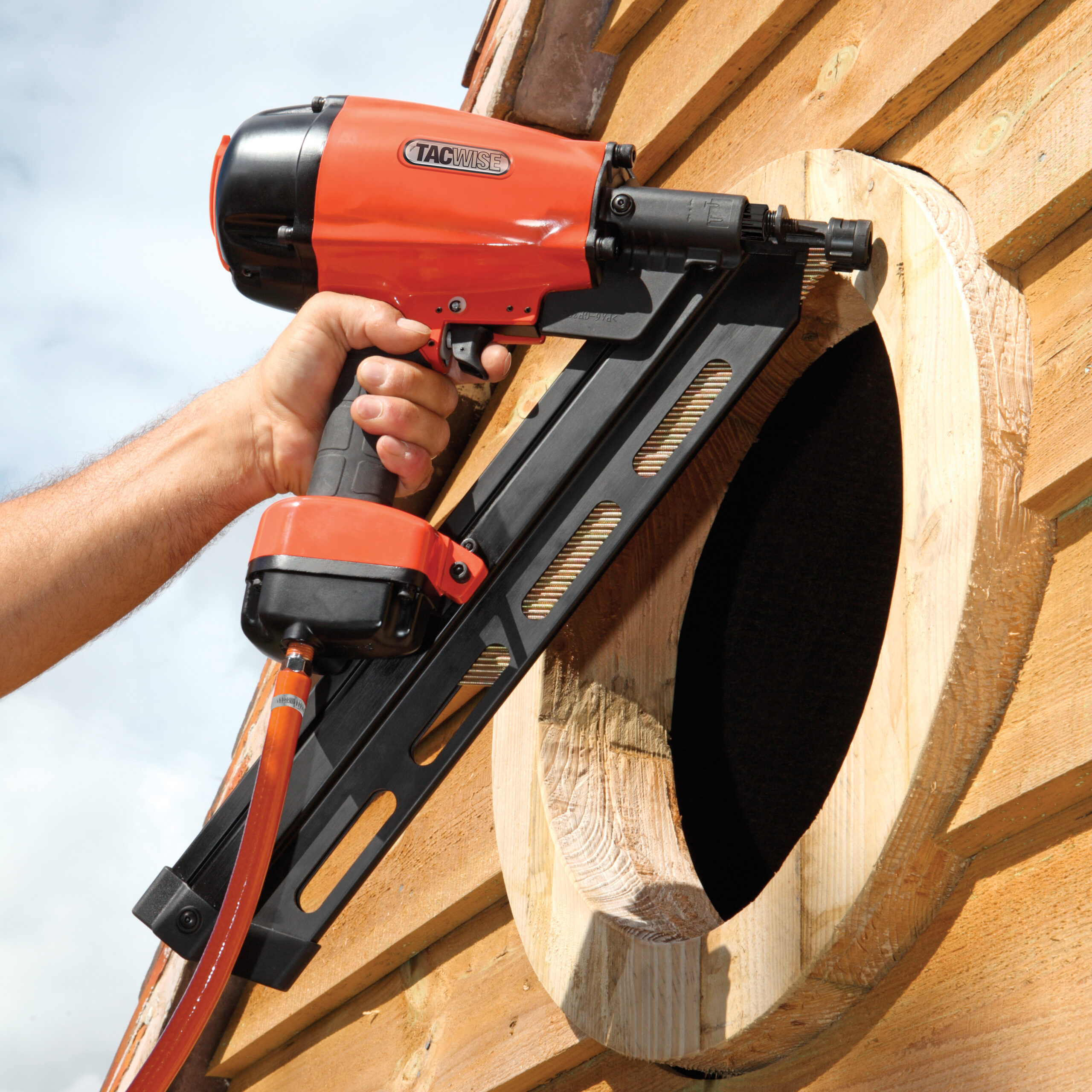 90mm Angled Air Strip Nailer 21° Inclined – Image 2