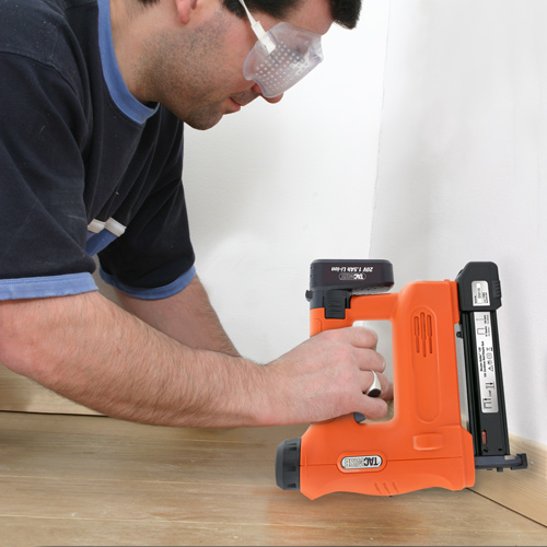 Master Nailer 191 Cordless 20V Staple/Nail Gun with 1000 Staples and 2000 Nails – Image 4